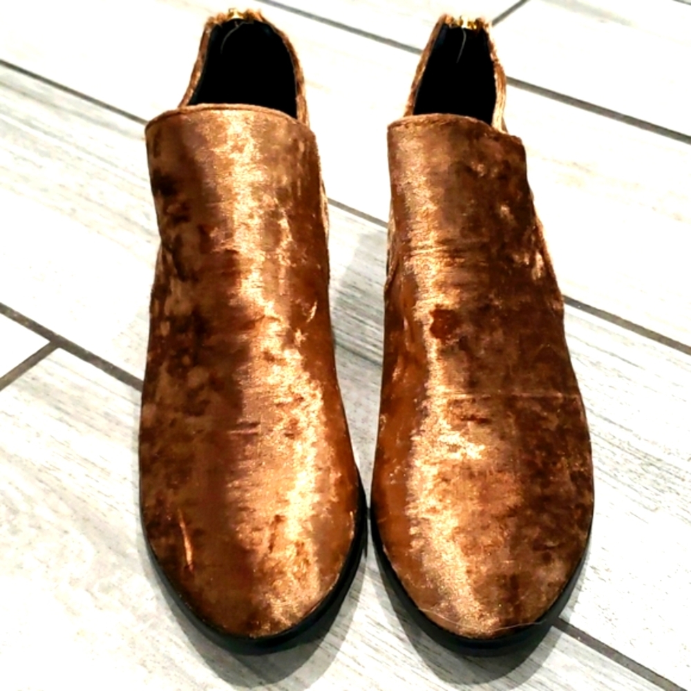 Mata heeled Velvet booties. - Picture 2 of 7